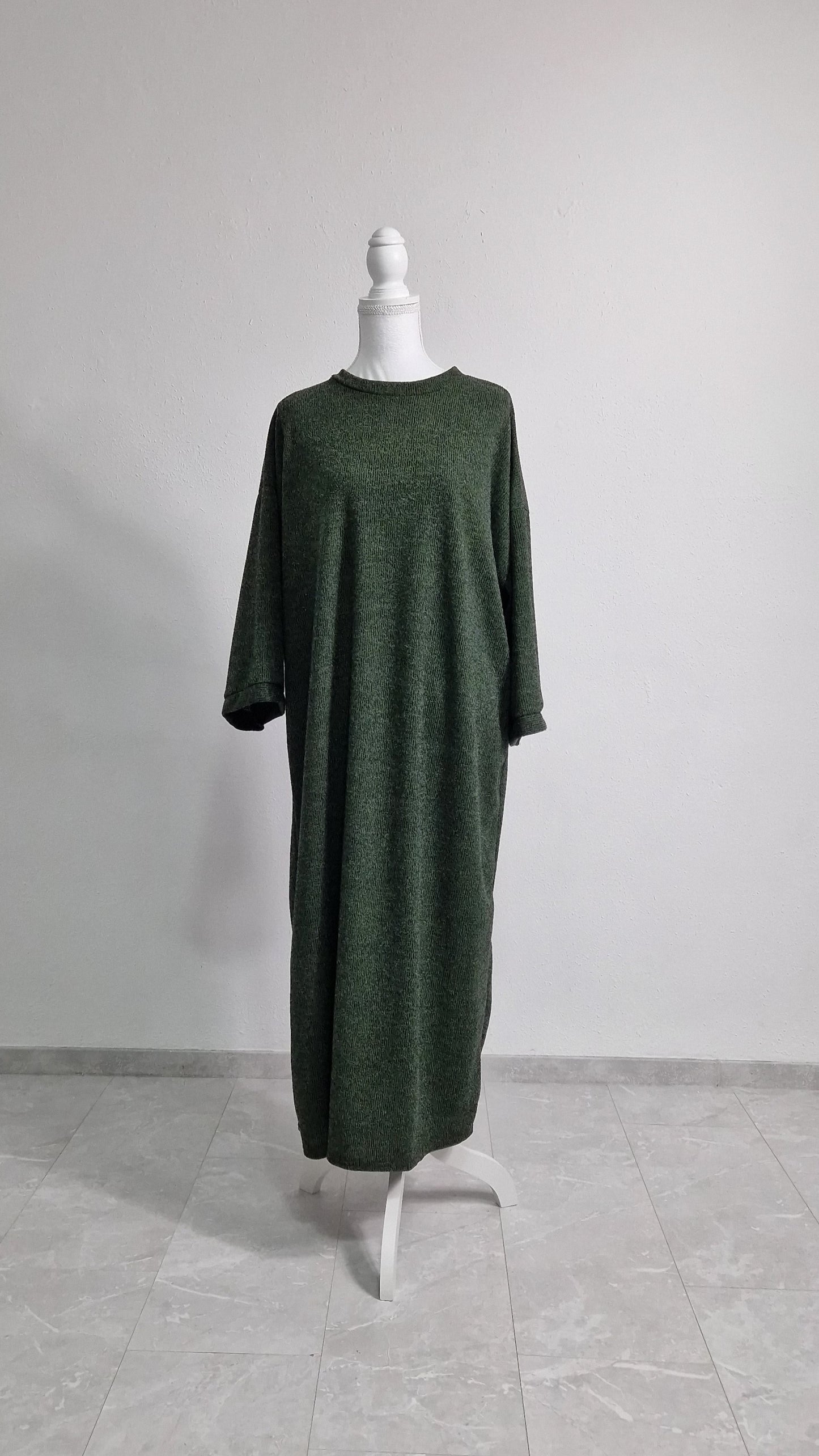 Geripptes Strickkleid