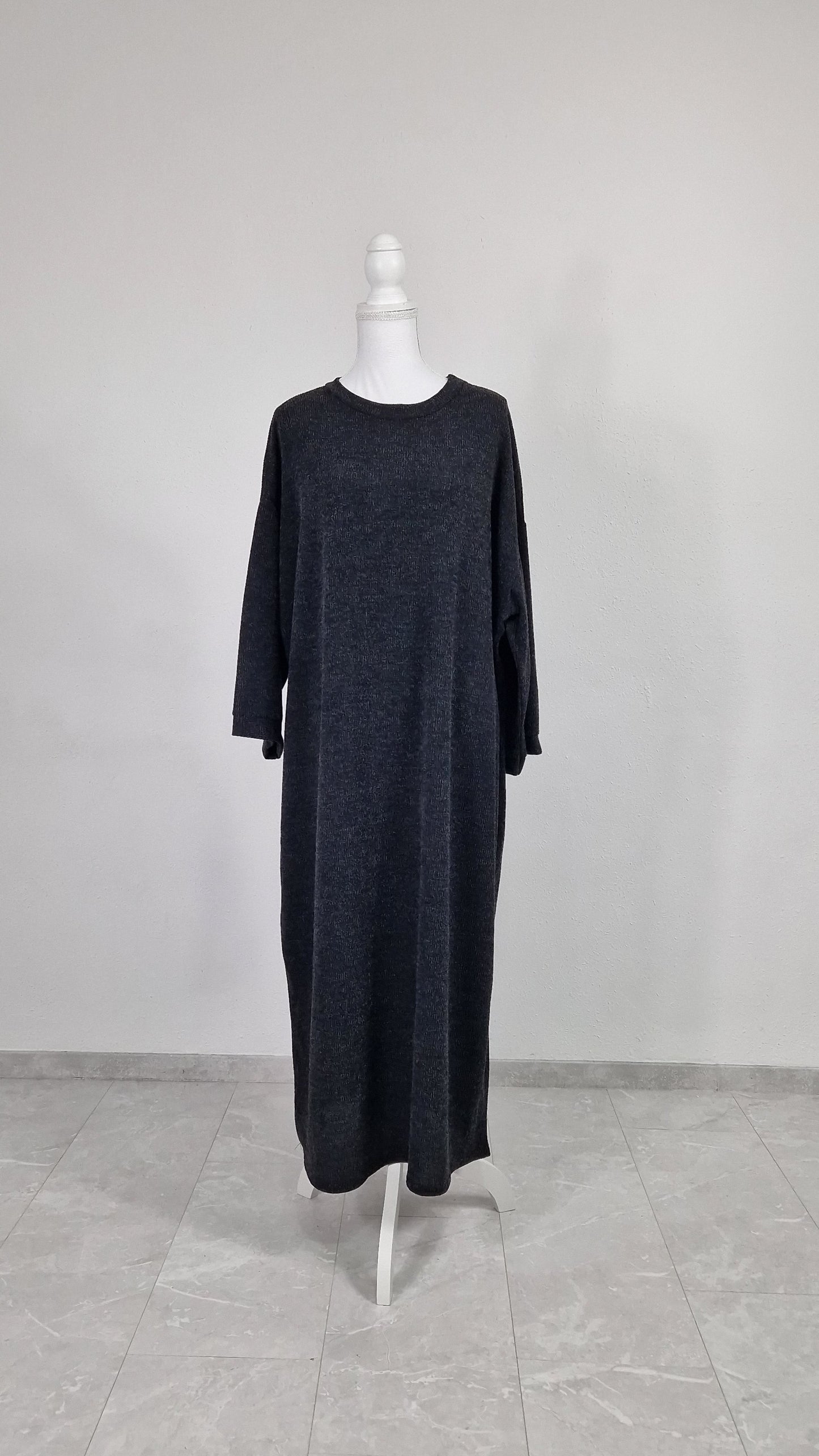 Geripptes Strickkleid