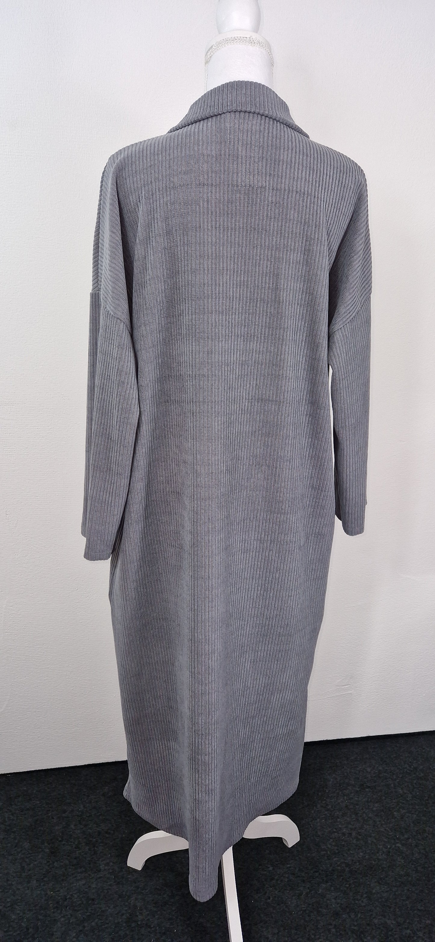 Cord Kleid mit Kragen