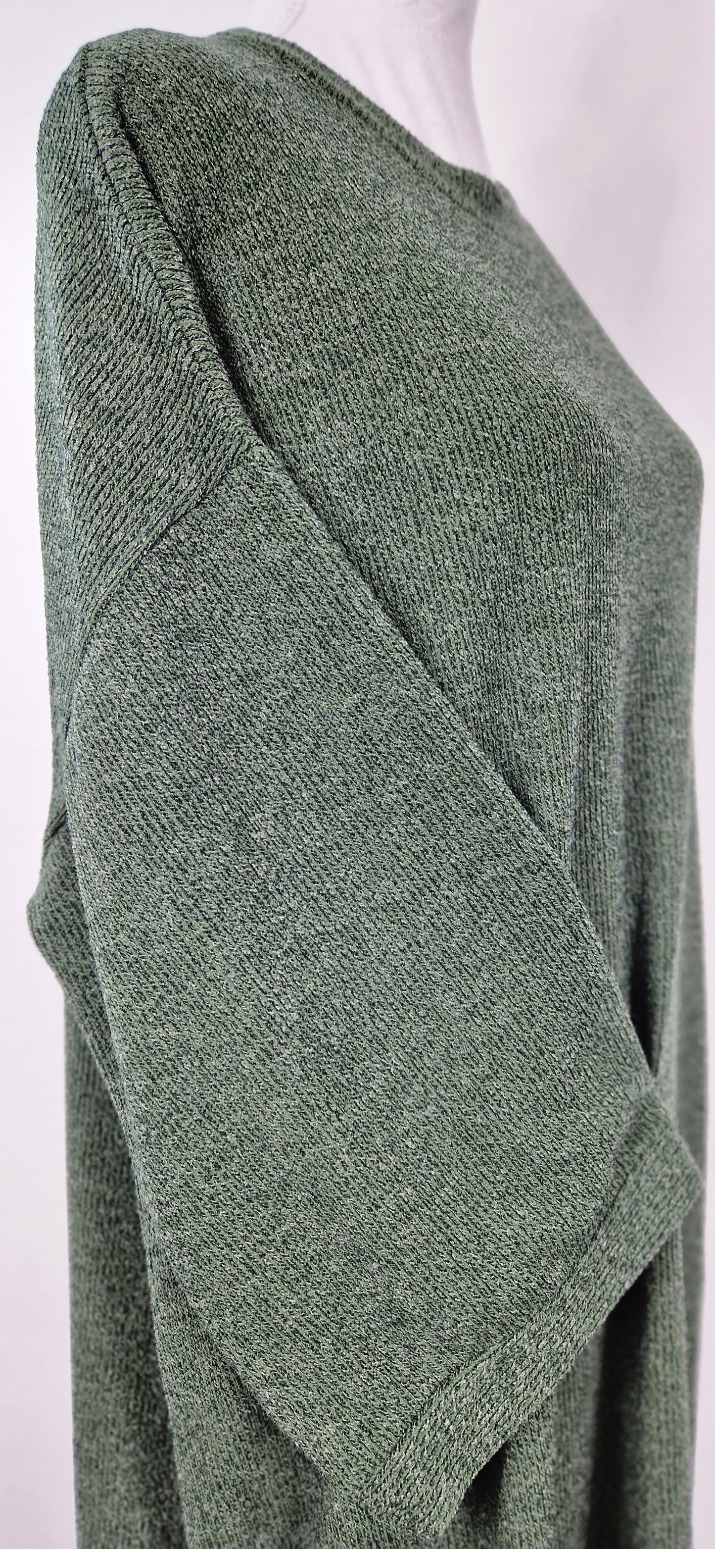 Geripptes Strickkleid
