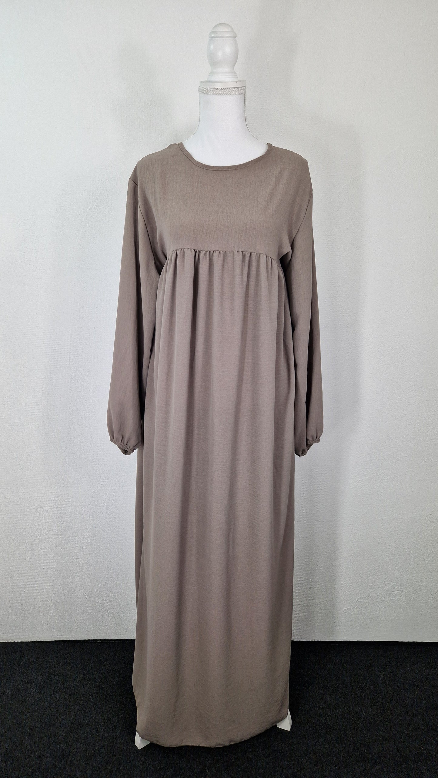 Abaya mit Rüschen - Taupe